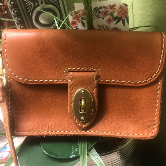 Fossil Handbags - Vintage Fossil wristlet